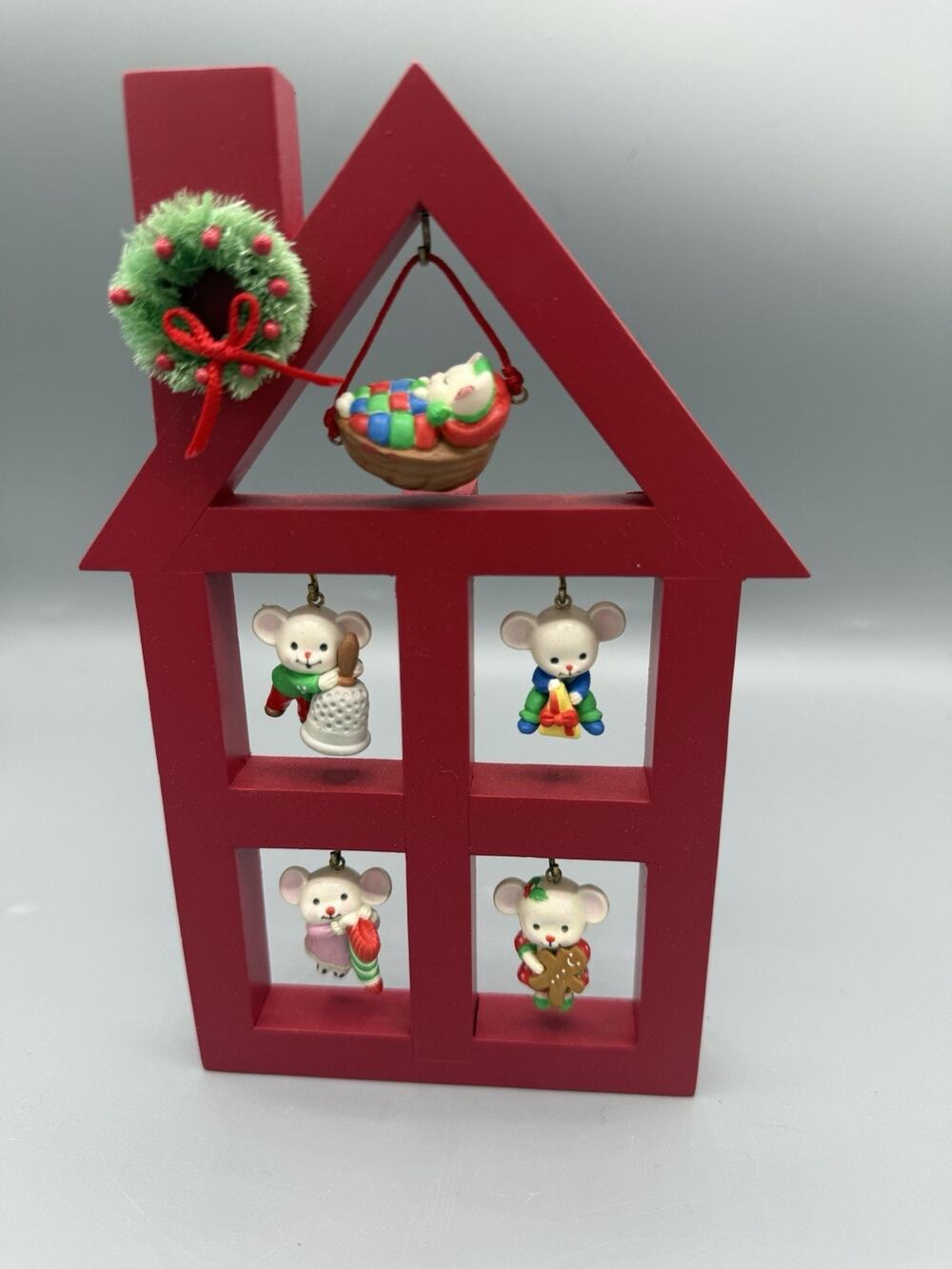 Vintage Avon Gift Collection Christmas Mice Mouse Ornament Display House Box